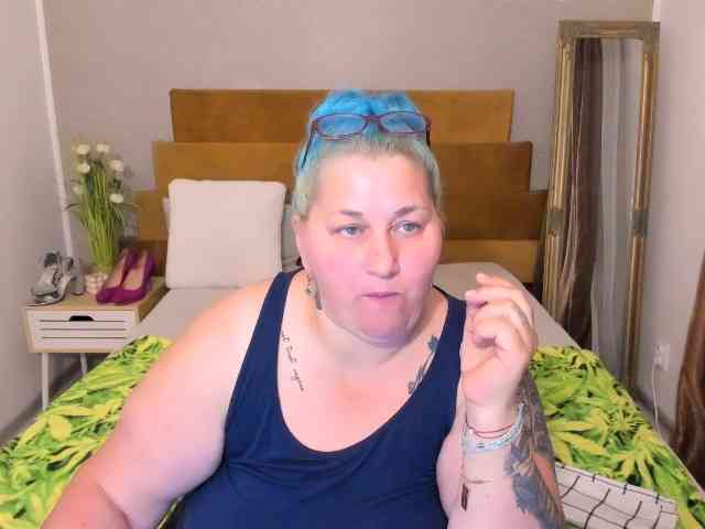 SweetBoobsM webcam