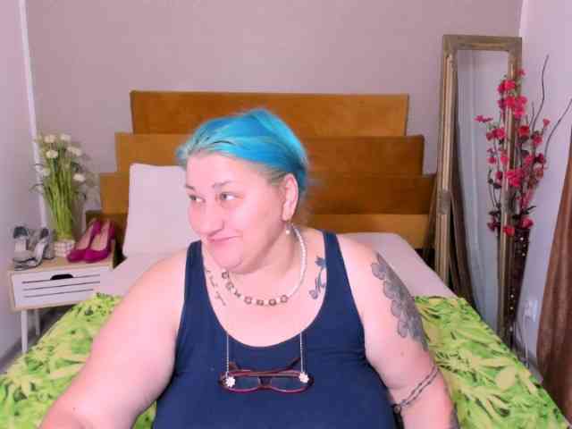 SweetBoobsM webcam