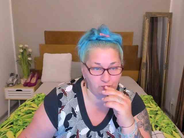 SweetBoobsM webcam