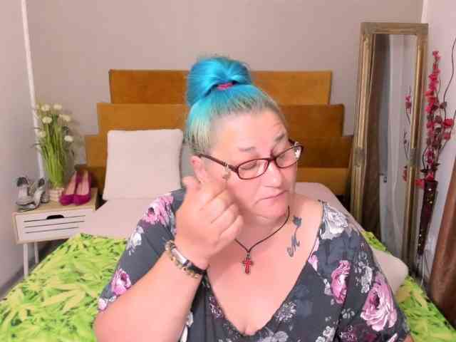 SweetBoobsM webcam