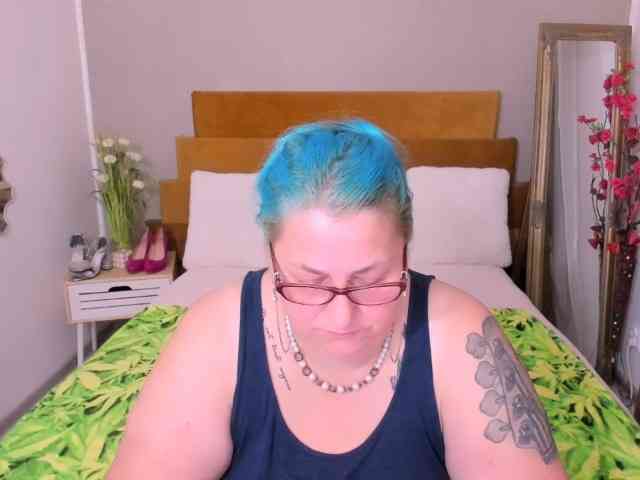SweetBoobsM webcam