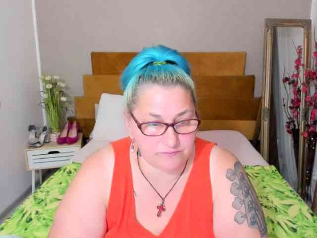 SweetBoobsM webcam