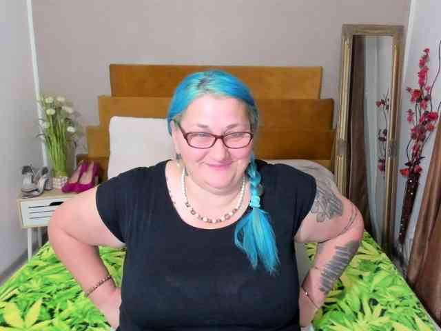 SweetBoobsM webcam