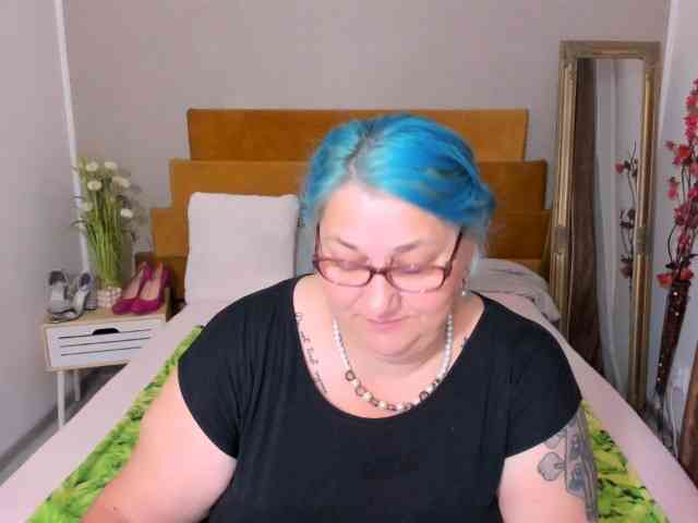 SweetBoobsM webcam