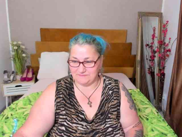 SweetBoobsM webcam