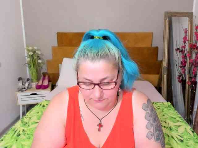 SweetBoobsM webcam