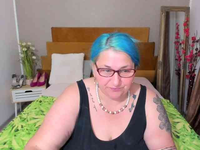 SweetBoobsM webcam
