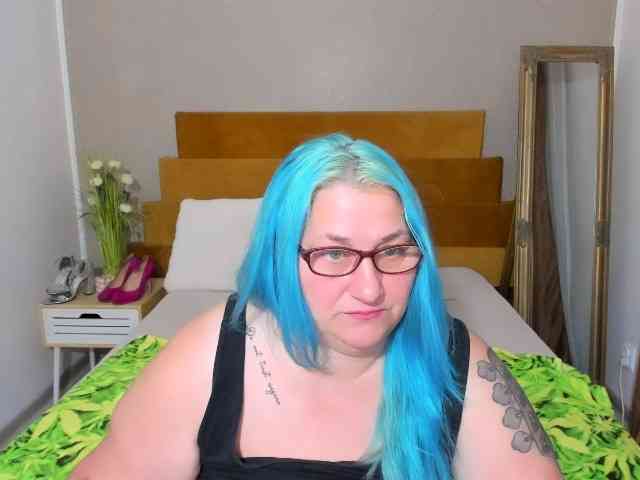 SweetBoobsM webcam