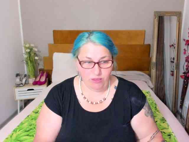 SweetBoobsM webcam