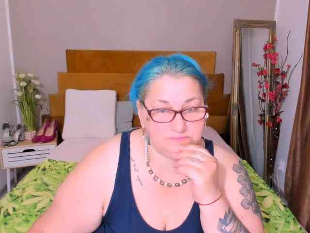 SweetBoobsM webcam