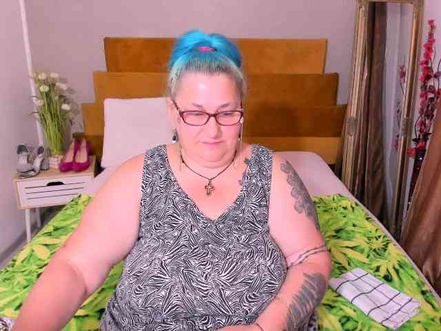 SweetBoobsM webcam