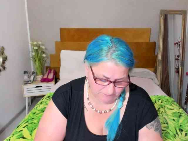 SweetBoobsM webcam