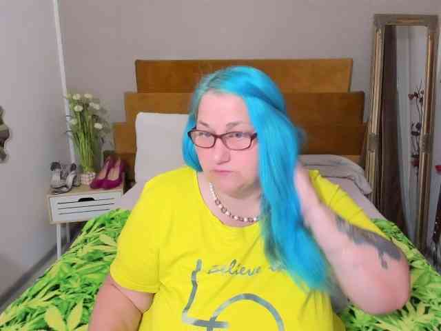SweetBoobsM webcam