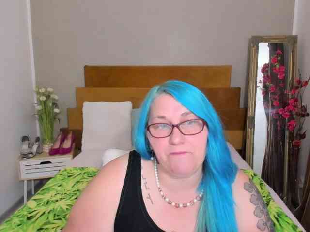 SweetBoobsM webcam