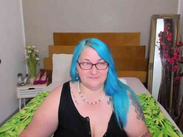 SweetBoobsM webcam