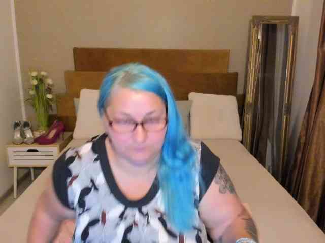 SweetBoobsM webcam