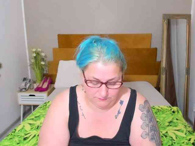 SweetBoobsM webcam