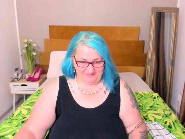 SweetBoobsM webcam