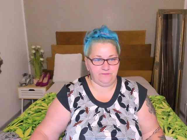 SweetBoobsM webcam