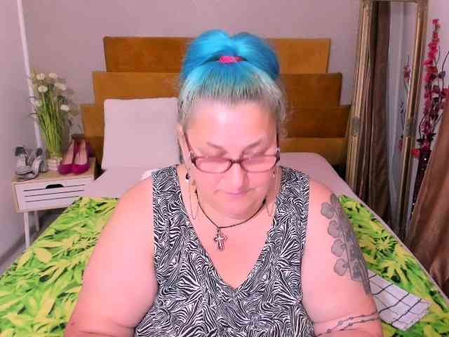 SweetBoobsM webcam