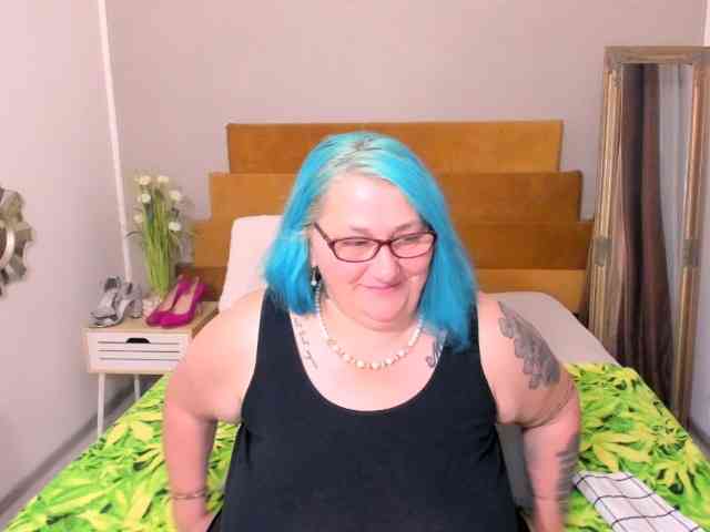 SweetBoobsM webcam