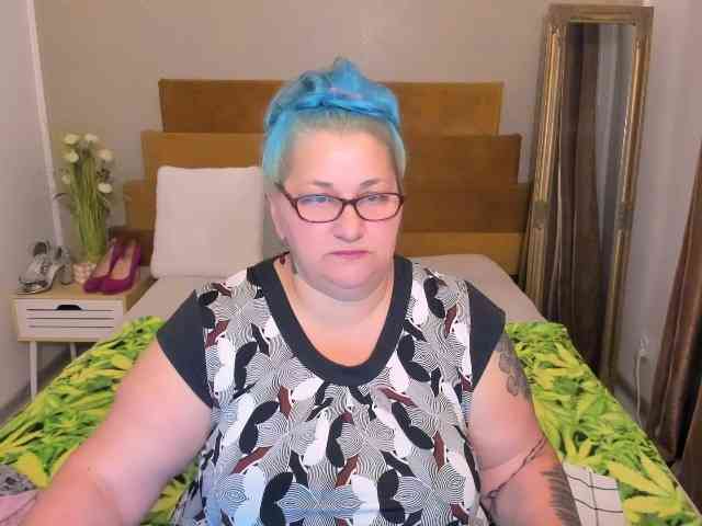 SweetBoobsM webcam