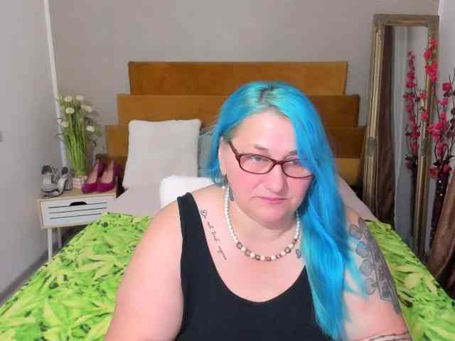 SweetBoobsM webcam