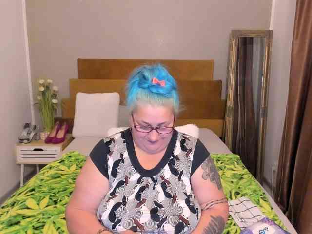 SweetBoobsM webcam