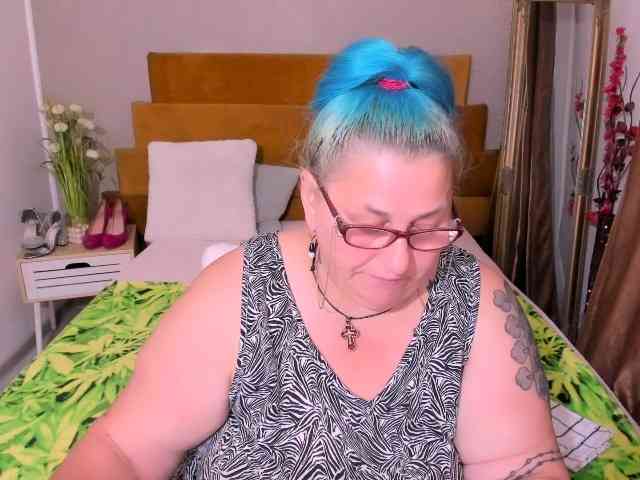 SweetBoobsM webcam