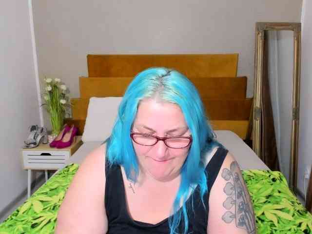 SweetBoobsM webcam