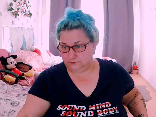 SweetBoobsM webcam