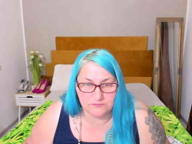 SweetBoobsM webcam