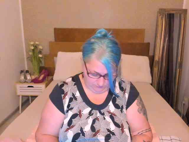 SweetBoobsM webcam