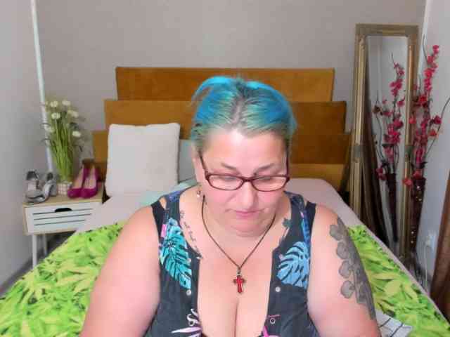 SweetBoobsM webcam