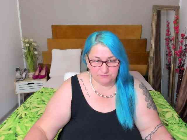 SweetBoobsM webcam