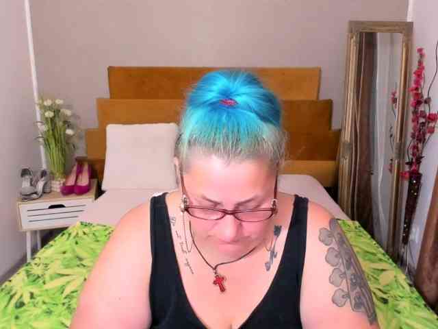 SweetBoobsM webcam