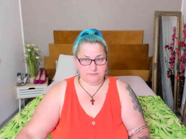 SweetBoobsM webcam