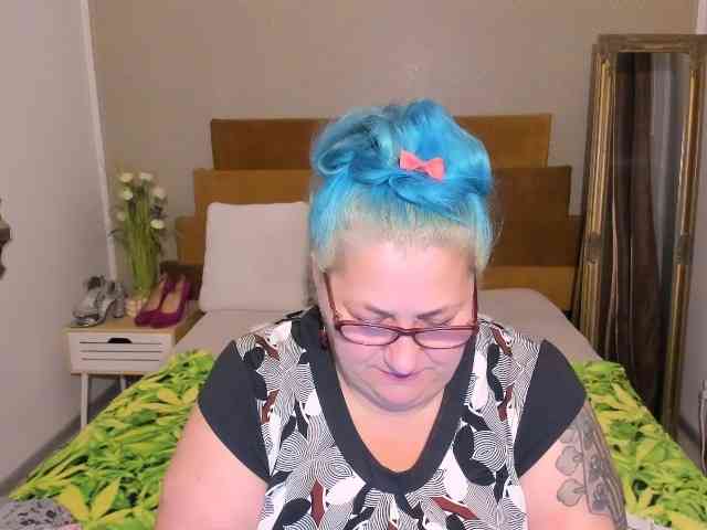 SweetBoobsM webcam