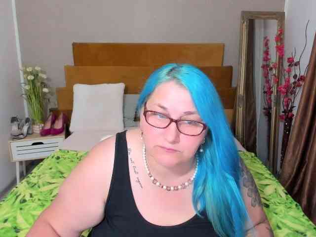 SweetBoobsM webcam