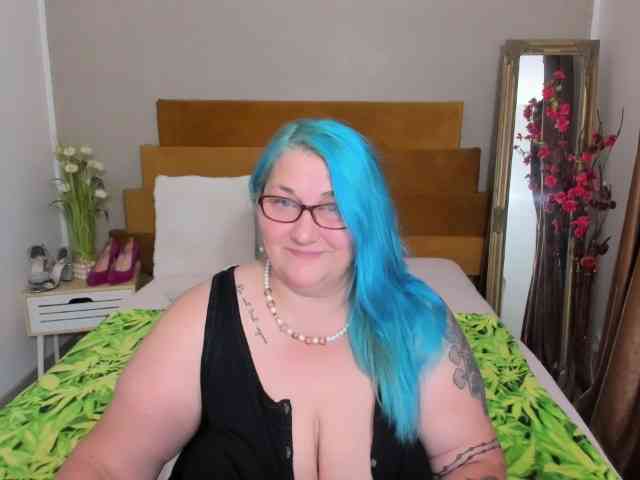 SweetBoobsM webcam