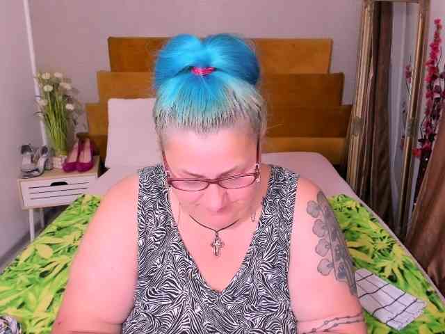 SweetBoobsM webcam