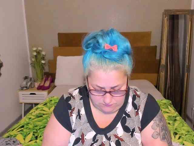 SweetBoobsM webcam