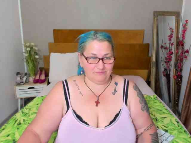 SweetBoobsM webcam