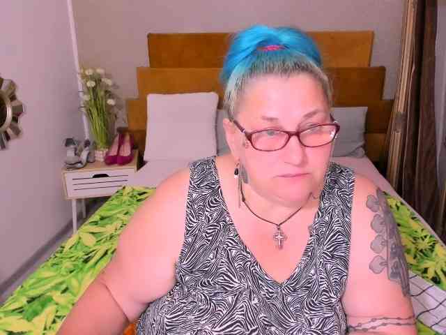 SweetBoobsM webcam