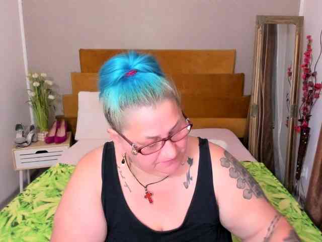 SweetBoobsM webcam