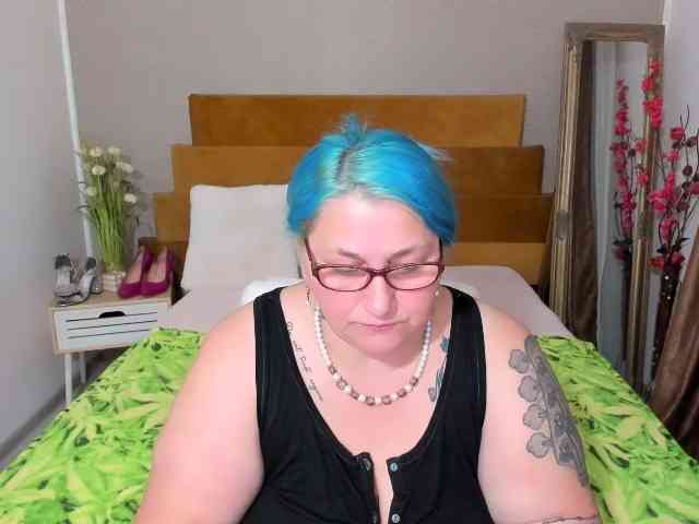 SweetBoobsM webcam