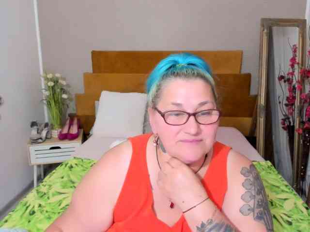 SweetBoobsM webcam