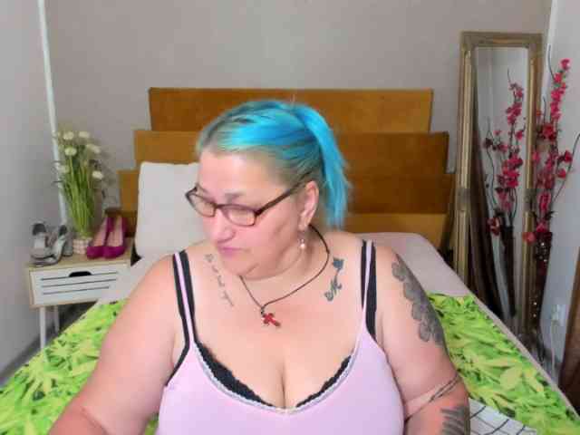 SweetBoobsM webcam