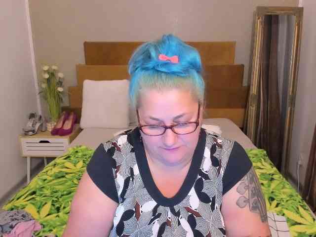SweetBoobsM webcam