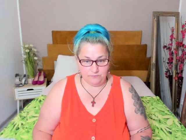 SweetBoobsM webcam